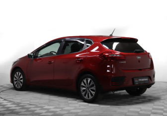Подержанный автомобиль Kia Ceed Hatchback 2016 года (7 фото)
