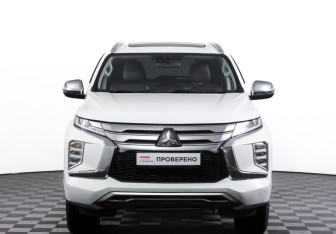 Подержанный автомобиль Mitsubishi Montero Sport 2022 года (2 фото)