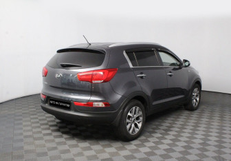 Подержанный автомобиль Kia Sportage 2015 года (3 фото)