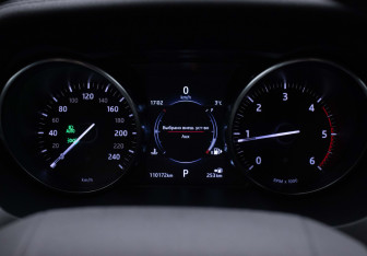 Подержанный автомобиль Land Rover Range Rover Evoque 2017 года (12 фото)