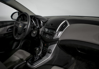 Подержанный автомобиль Chevrolet Cruze Sedan 2013 года (6 фото)