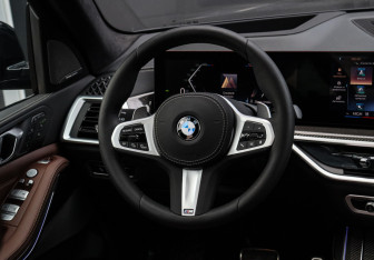 Новый BMW X7 2024 (17 фото)