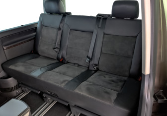 Подержанный автомобиль Volkswagen Multivan 2012 года (29 фото)