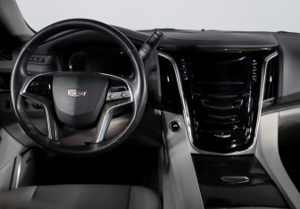 Подержанный автомобиль Cadillac Escalade Suv 2019 года (12 фото)