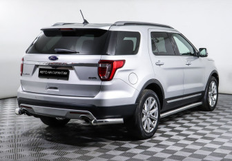 Подержанный автомобиль Ford Explorer 2017 года (3 фото)