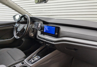 Подержанный автомобиль Skoda Octavia Liftback 2021 года (11 фото)