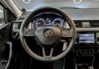 Подержанный автомобиль Skoda Rapid Liftback 2019 года (22 фото)