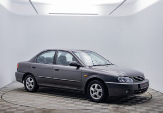 Подержанный автомобиль Kia Spectra Sedan 2006 года (3 фото)