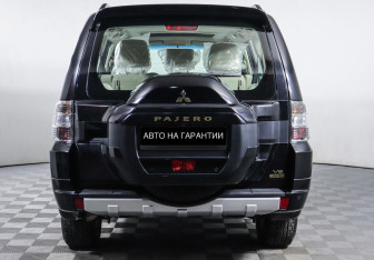 Подержанный автомобиль Mitsubishi Pajero 2021 года (4 фото)