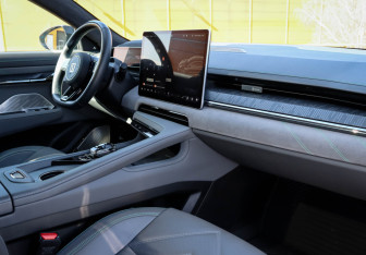 Подержанный автомобиль Zeekr 001 2022 года (8 фото)