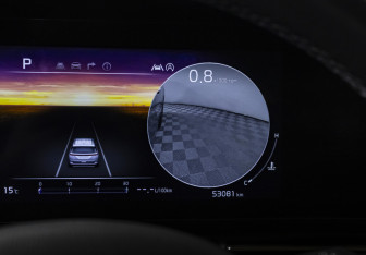 Подержанный автомобиль Kia Carnival 2020 года (12 фото)