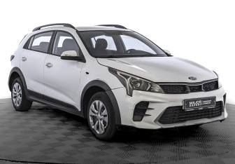 Подержанный автомобиль Kia Rio Hatchback 2021 года (3 фото)