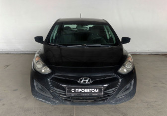 Подержанный автомобиль Hyundai i30 Hatchback 2012 года (2 фото)