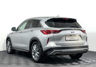 Подержанный автомобиль Infiniti QX50 2018 года (7 фото)
