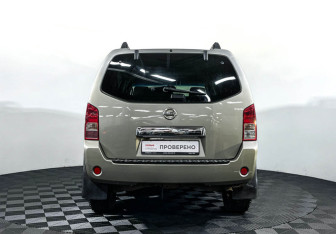 Подержанный автомобиль Nissan Pathfinder 2007 года (6 фото)