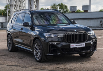 Подержанный автомобиль BMW X7 2021 года (3 фото)