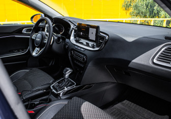 Подержанный автомобиль Kia Ceed Wagon 2021 года (9 фото)