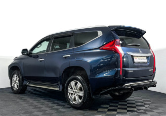Подержанный автомобиль Mitsubishi Pajero Sport 2018 года (7 фото)