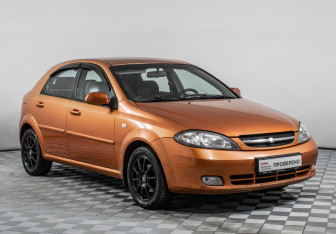 Подержанный автомобиль Chevrolet Lacetti Hatchback 2006 года (3 фото)