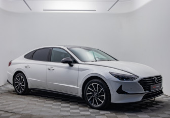 Подержанный автомобиль Hyundai Sonata 2021 года (7 фото)