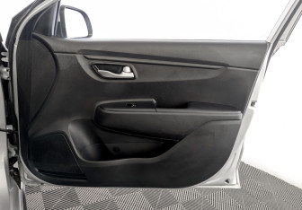 Подержанный автомобиль Kia Rio Hatchback 2021 года (24 фото)