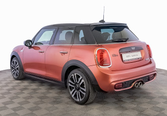 Подержанный автомобиль MINI Hatch 2020 года (7 фото)
