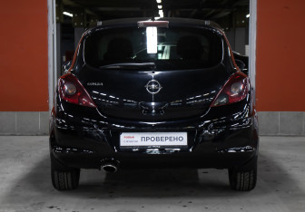 Подержанный автомобиль Opel Corsa 2011 года (6 фото)