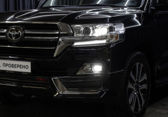 Подержанный автомобиль Toyota Land Cruiser Suv 2019 года (26 фото)