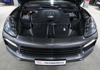 Подержанный автомобиль Porsche Cayenne 2019 года (9 фото)