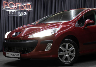 Подержанный автомобиль Peugeot 308 Hatchback 2011 года (20 фото)