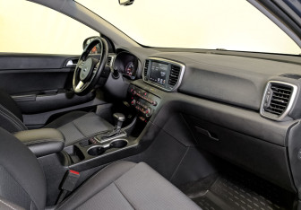 Подержанный автомобиль Kia Sportage 2020 года (11 фото)