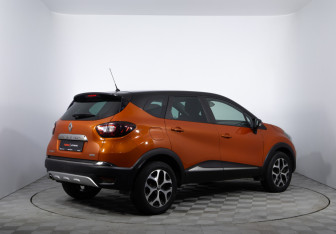 Подержанный автомобиль Renault Kaptur 2016 года (5 фото)