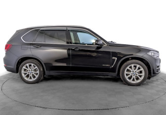Подержанный автомобиль BMW X5 2017 года (4 фото)