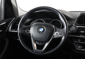 Подержанный автомобиль BMW X3 2019 года (15 фото)