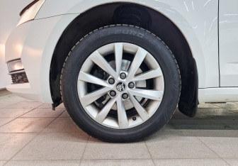 Подержанный автомобиль Skoda Octavia Liftback 2019 года (12 фото)