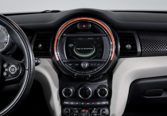 Подержанный автомобиль MINI Hatch 2017 года (13 фото)