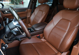 Подержанный автомобиль Porsche Cayenne 2018 года (14 фото)