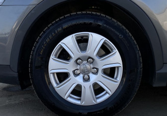 Подержанный автомобиль Audi Q3 2012 года (9 фото)