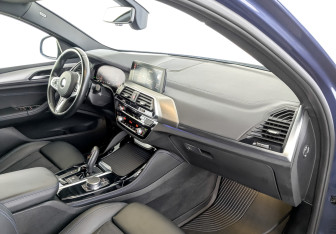 Подержанный автомобиль BMW X4 2021 года (11 фото)