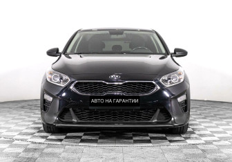 Подержанный автомобиль Kia Ceed Hatchback 2021 года (2 фото)
