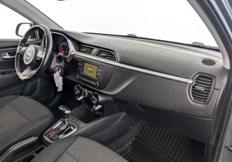Подержанный автомобиль Kia Rio Hatchback 2021 года (11 фото)