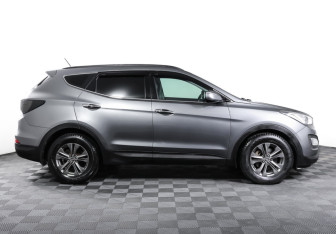Подержанный автомобиль Hyundai Santa Fe 2014 года (4 фото)