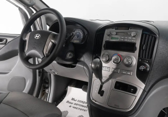 Подержанный автомобиль Hyundai Grand Starex 2009 года (7 фото)