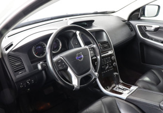 Подержанный автомобиль Volvo XC60 2010 года (9 фото)