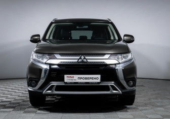 Подержанный автомобиль Mitsubishi Outlander 2019 года (2 фото)