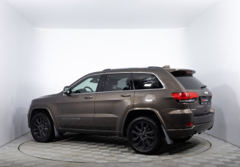 Подержанный автомобиль Jeep Grand Cherokee 2018 года (7 фото)