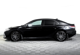 Подержанный автомобиль Toyota Camry Sedan 2021 года (8 фото)