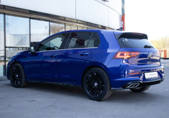 Подержанный автомобиль Volkswagen Golf Hatchback 2020 года (28 фото)