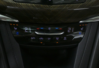 Подержанный автомобиль Cadillac XT6 2020 года (20 фото)