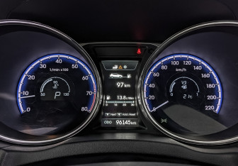 Подержанный автомобиль Hyundai ix35 2014 года (16 фото)